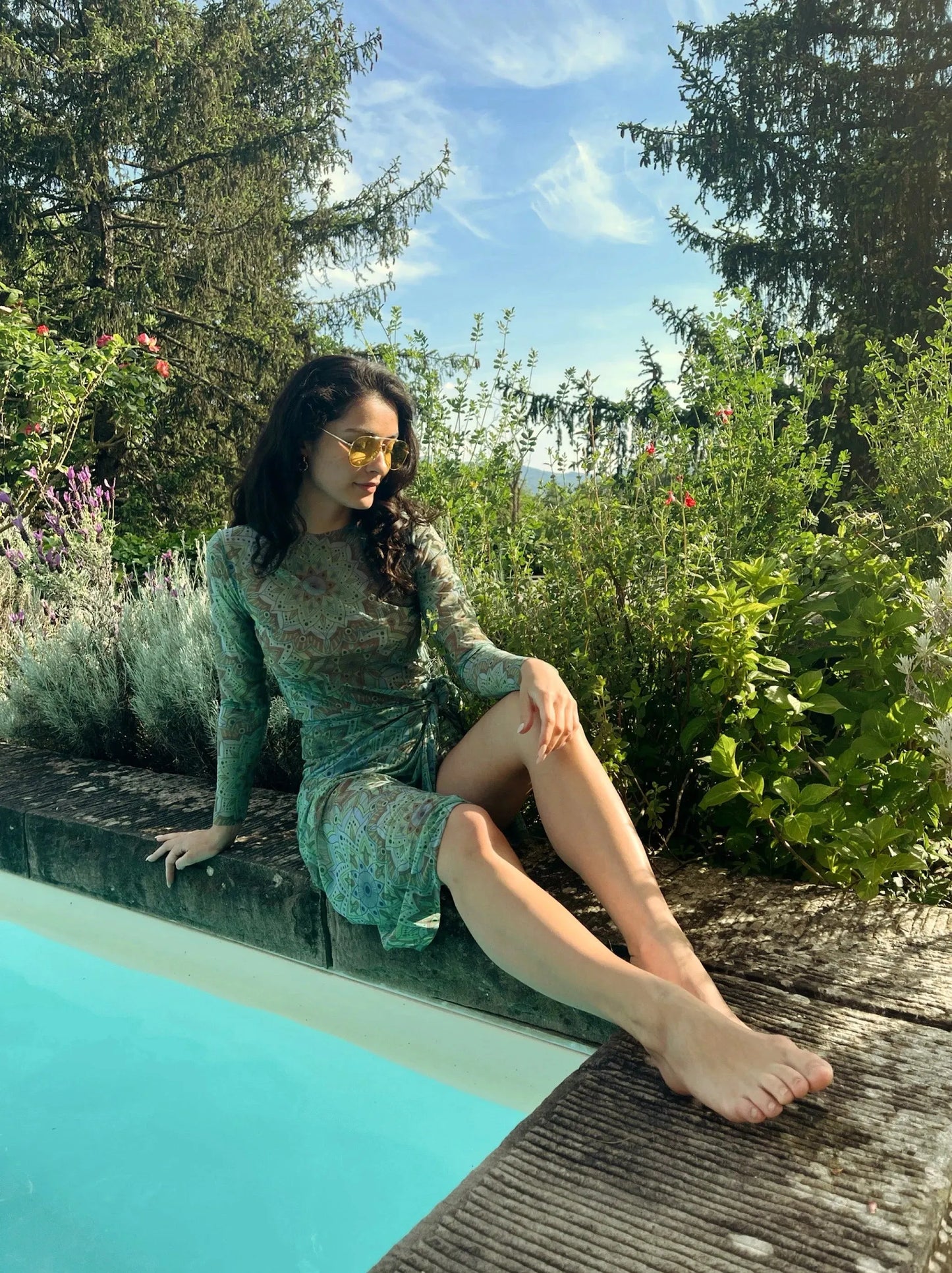 Saulės įdegį praleidžiantis sarongas, Green Mandala